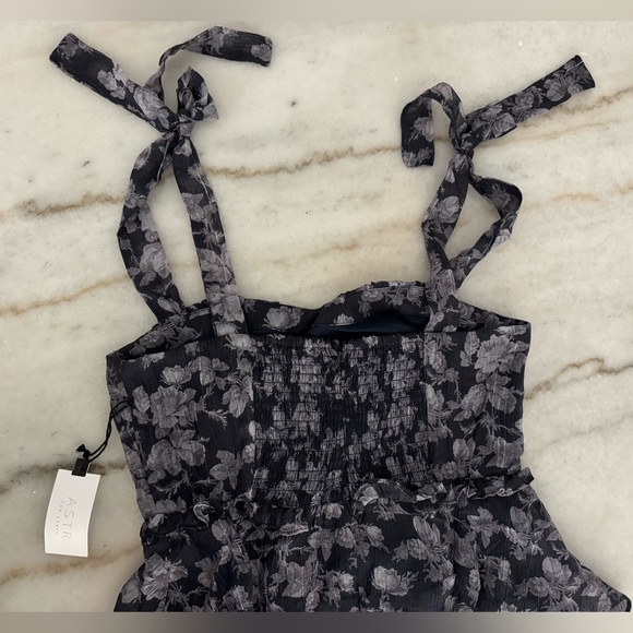 NWT-Mellorie Dress - Picture 5 of 8